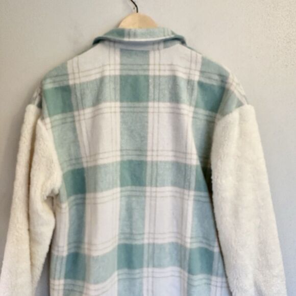 Utcoco Women's Flannel Button Down Fleece Jacket Fall Fuzzy‎ Plaid Blouse Jacket - Picture 10 of 15